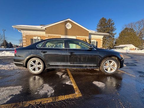 Used 2014 Volkswagen Passat 3.6 SEL Premium image 6
