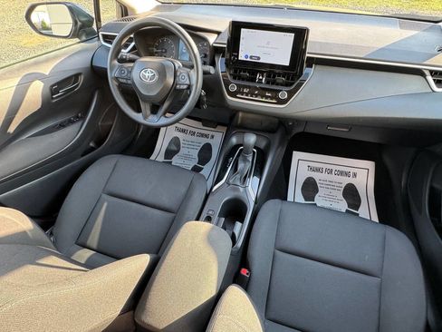 Used 2025 Toyota Corolla LE FWD image 20