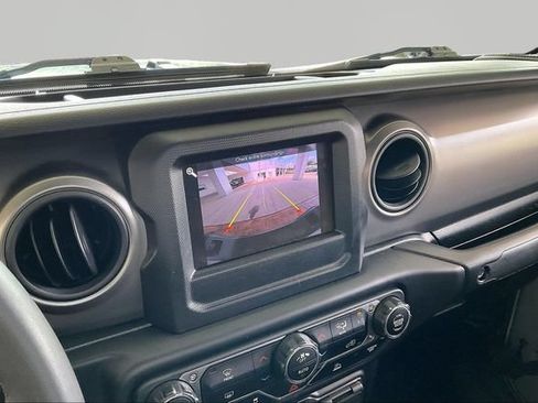Used 2023 Jeep Gladiator Sport AWD/4WD image 11