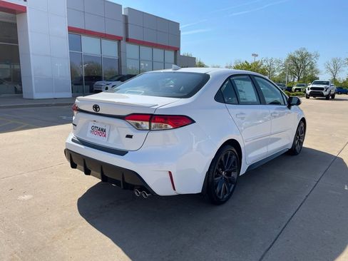 Used 2026 Toyota Corolla SE FWD image 5