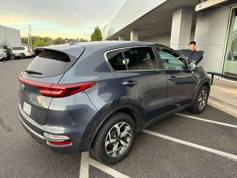 Used 2020 Kia Sportage LX w/ LX Popular Package AWD/4WD image 4
