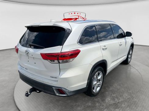 Used 2017 Toyota Highlander Limited FWD image 6