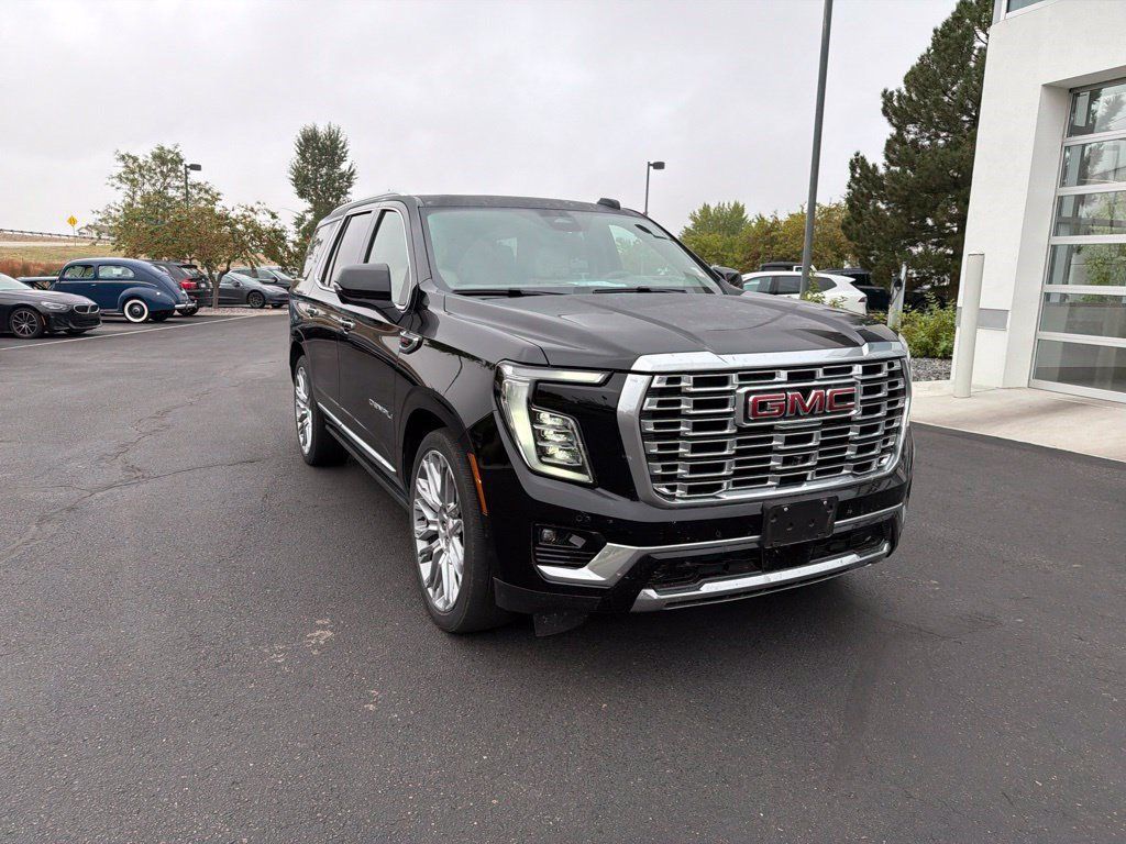 Used 2025 GMC Yukon Denali w/ Denali Reserve Package AWD/4WD image 7