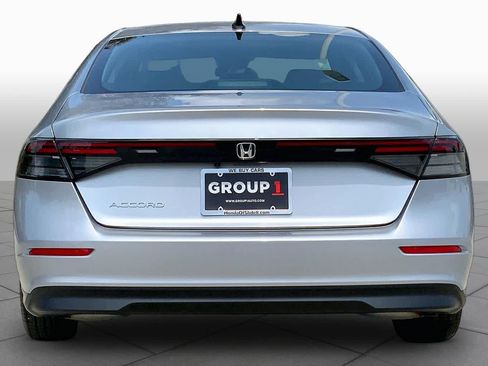 Certified 2025 Honda Accord SE image 5