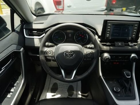 Used 2021 Toyota RAV4 XLE Premium AWD/4WD image 22