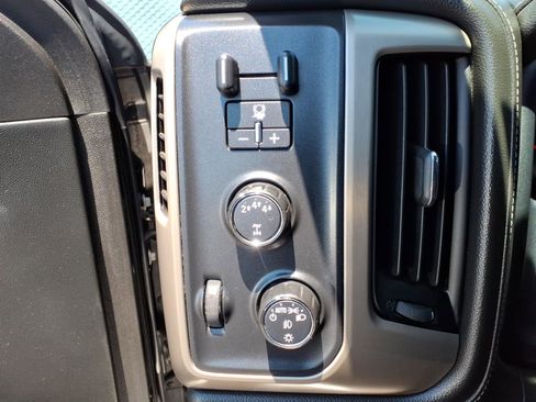 Used 2017 GMC Sierra 3500 Denali w/ Duramax Plus Package AWD/4WD image 20