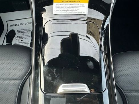 Used 2026 Mercedes-Benz GLC 300 4MATIC image 32