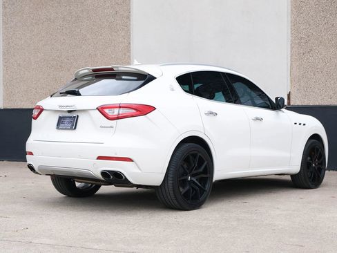 Used 2017 Maserati Levante S AWD/4WD image 15