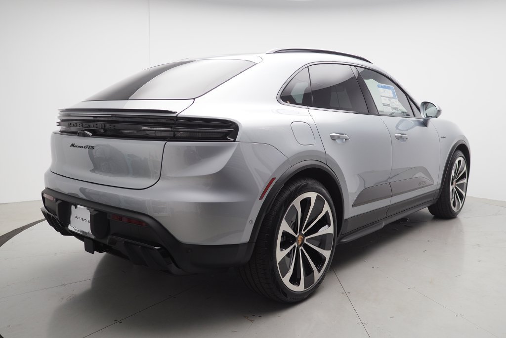 Used 2026 Porsche Macan GTS Electric AWD/4WD image 5