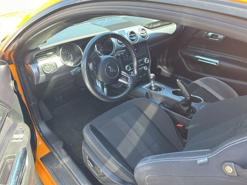 Used 2019 Ford Mustang GT RWD image 5