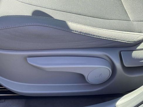 Certified 2024 Hyundai Elantra SE image 16