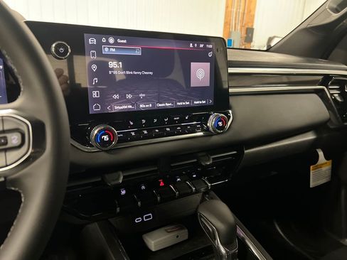 New 2026 GMC Canyon Elevation w/ Convenience Package image 21