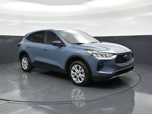 Used 2025 Ford Escape Active AWD/4WD image 24