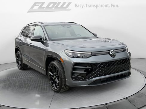 New 2026 Volkswagen Tiguan SE R-Line image 1