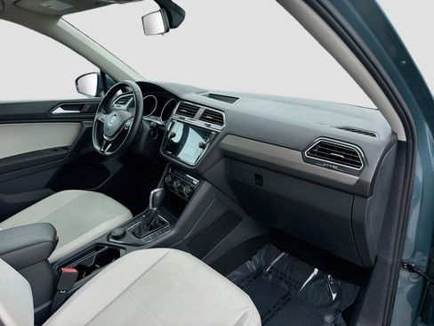 Used 2019 Volkswagen Tiguan SE w/ Panoramic Sunroof Package AWD/4WD image 14