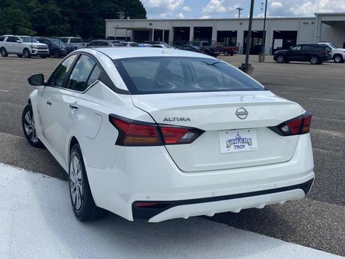 Used 2025 Nissan Altima 2.5 S FWD image 5