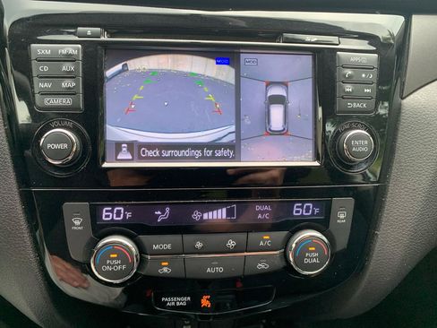 Used 2016 Nissan Rogue SV w/ SV Premium Package FWD image 13