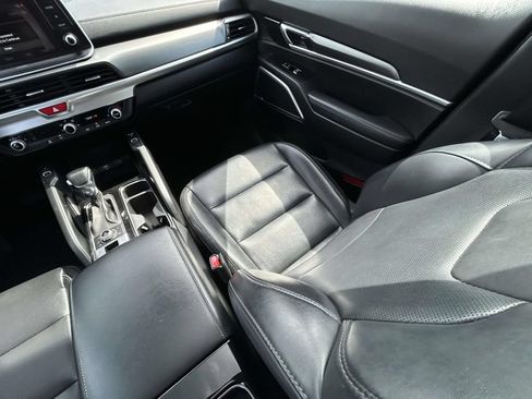 Used 2020 Kia Telluride S w/ S 8 Passenger Seating Package AWD/4WD image 14