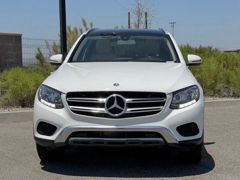 Used 2019 Mercedes-Benz GLC 300 4MATIC image 5