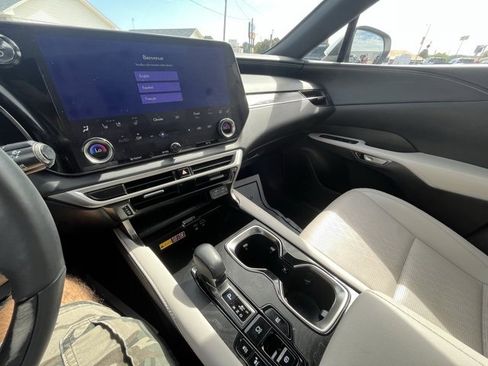 Used 2024 Lexus RX 350 image 13