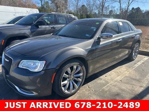 Used 2020 Chrysler 300 Limited image 1