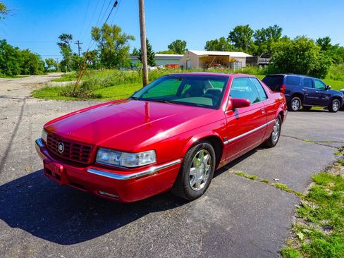 Used 1999 Cadillac Eldorado Touring FWD image 4