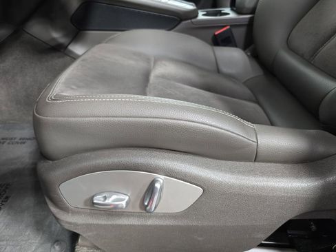 Certified 2019 Porsche Macan image 23