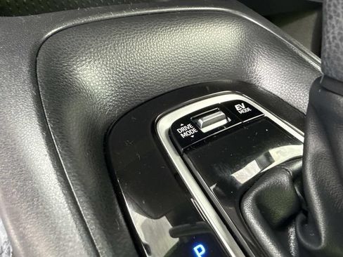 Used 2024 Toyota Corolla SE FWD image 32