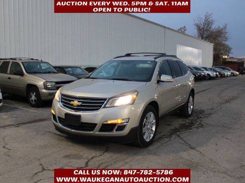 Used 2015 Chevrolet Traverse LT w/ Style and Technology Package image 1