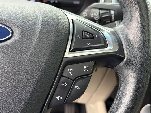 Used 2019 Ford Edge Titanium image 26