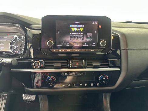Used 2022 Nissan Pathfinder S AWD/4WD image 22