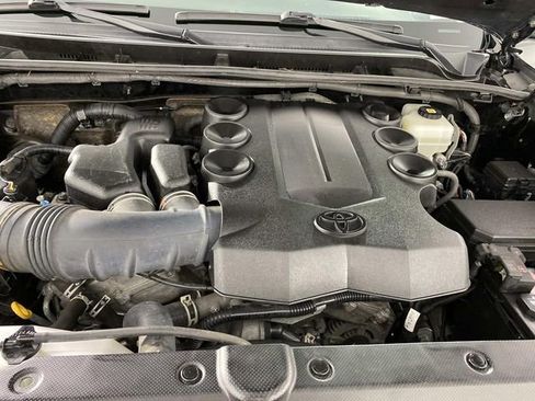 Used 2021 Toyota 4Runner SR5 AWD/4WD image 31