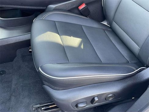 Used 2025 Buick Enclave Preferred image 15