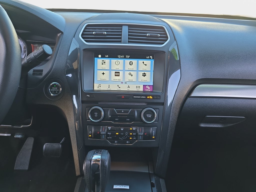 Used 2018 Ford Explorer XLT w/ Equipment Group 202A FWD image 25