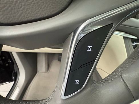 Used 2017 Cadillac XT5 Luxury w/ Driver Awareness Package FWD image 20