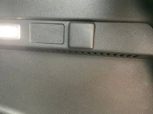 Used 2025 Chevrolet Equinox LT w/ Convenience Package II AWD/4WD image 19