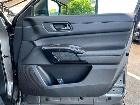 Certified 2024 Nissan Pathfinder SV w/ Black Appearance Package FWD image 22