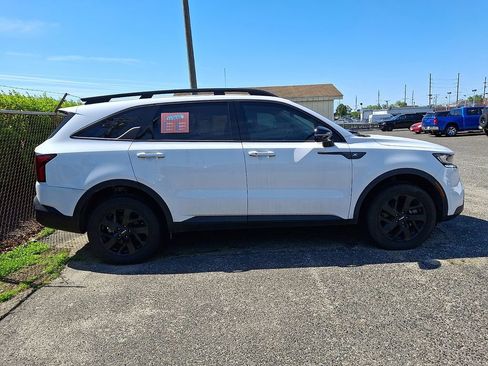 Used 2022 Kia Sorento S AWD/4WD image 4