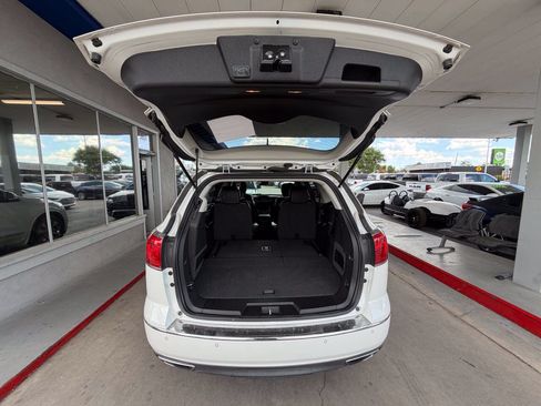 Used 2017 Buick Enclave Premium w/ Experience Buick Package FWD image 19