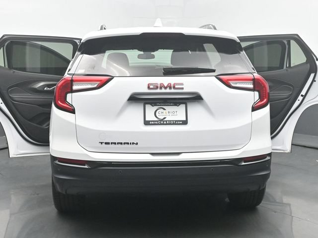 Used 2024 GMC Terrain SLE w/ Driver Convenience Package FWD image 52