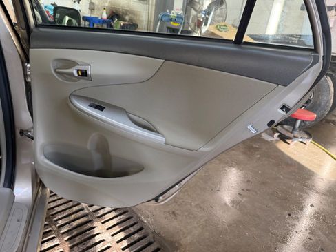 Used 2010 Toyota Corolla LE image 14