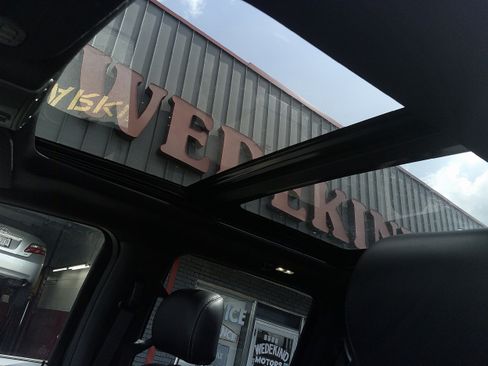 Used 2019 Ford F150 Lariat w/ Equipment Group 502A Luxury image 17