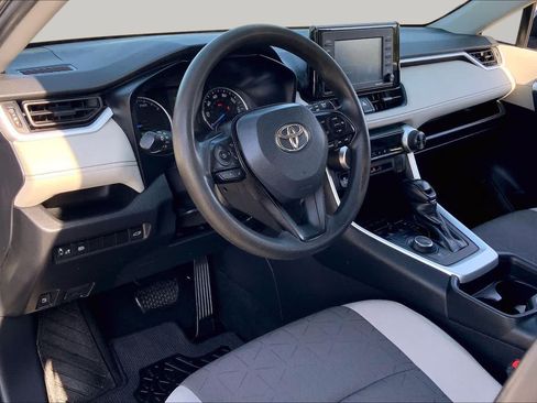 Certified 2021 Toyota RAV4 XLE w/ Convenience Package AWD/4WD image 17