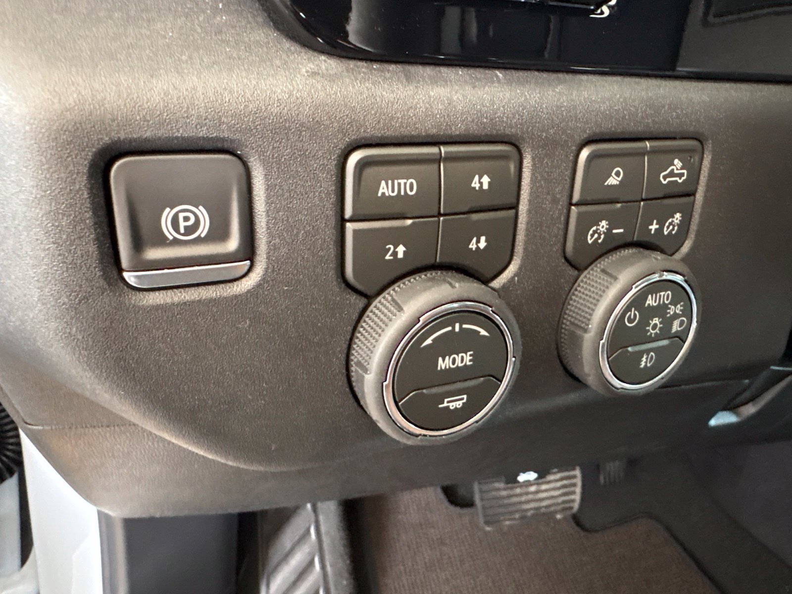 New 2026 Chevrolet Silverado 2500 High Country w/ High Country Premium Package AWD/4WD image 16
