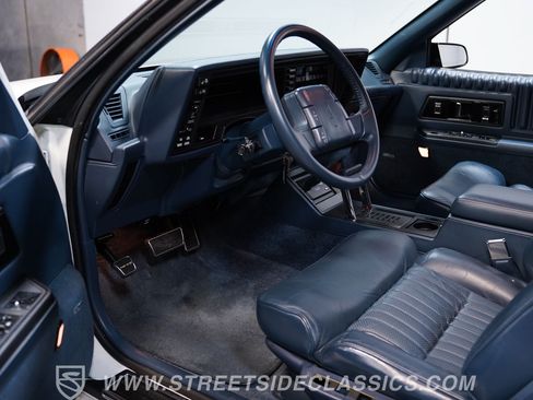 Used 1989 Oldsmobile Toronado Trofeo FWD image 4