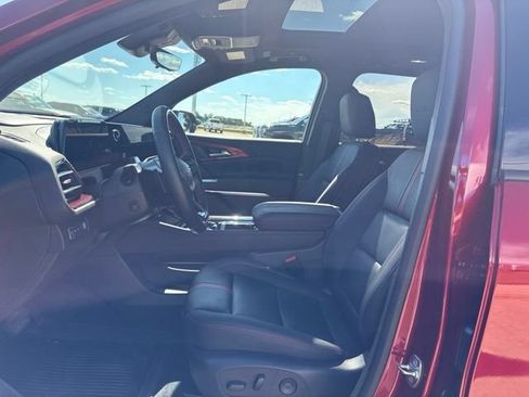 Used 2024 Chevrolet Traverse RS w/ LPO, Floor Liner Package AWD/4WD image 11