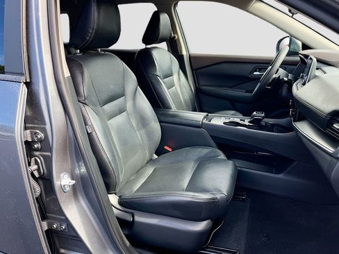 Used 2023 Nissan Rogue SV image 25