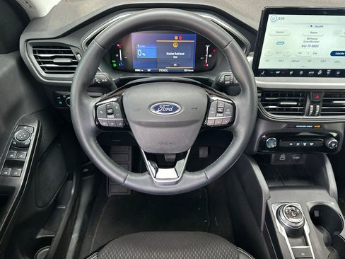 Used 2025 Ford Escape SE FWD image 10