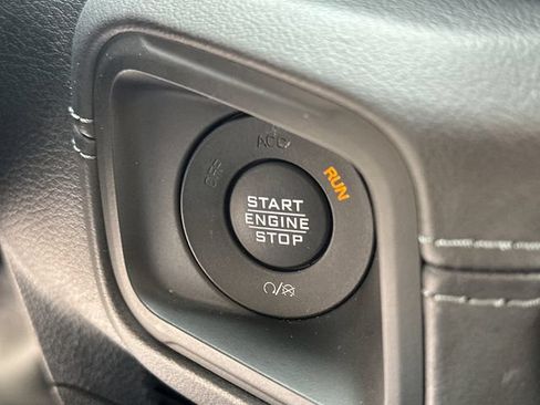 Used 2025 Jeep Wrangler Unlimited Rubicon w/ Convenience Group AWD/4WD image 34