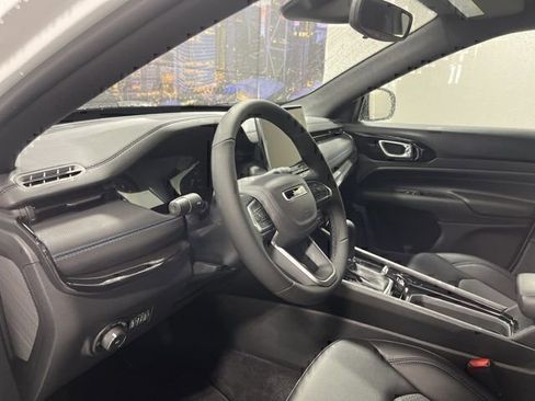 New 2026 Jeep Compass Latitude image 9